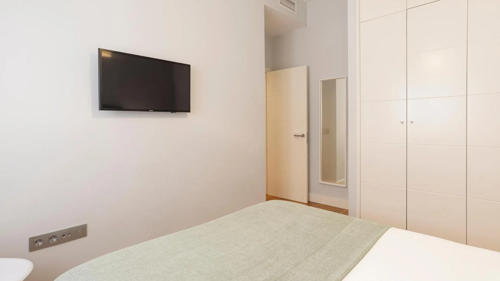 Souviron & Old Town By Ele Apartments Malaga